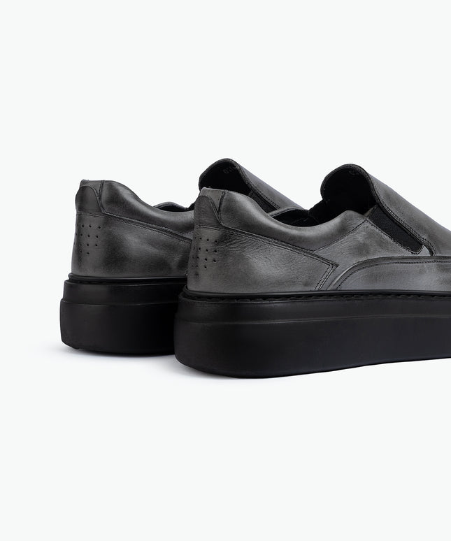 Apron-Front Derby - Gray