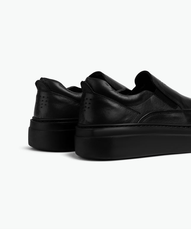 Apron-Front Derby - Black