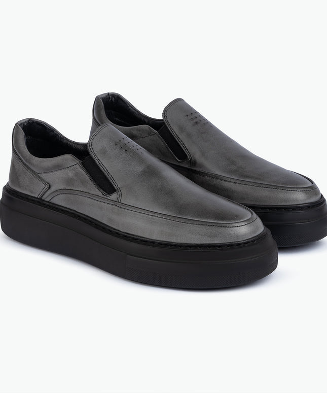 Apron-Front Derby - Gray